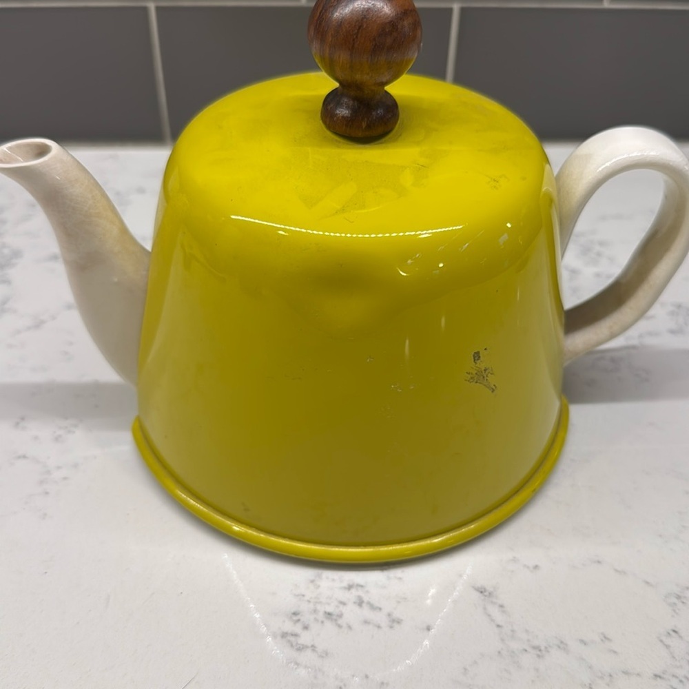 Vintage Ceramic Teapot Harvest Gold Metal Yellow Insulated Jacket